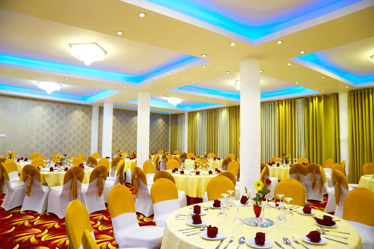 Grand Tameliya Hotel Gampaha Exterior photo